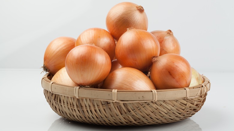 Bowl of onions