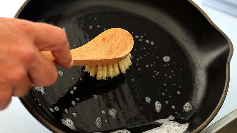 Cleaning a cast iron pan