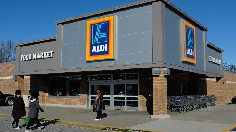 aldi store lot