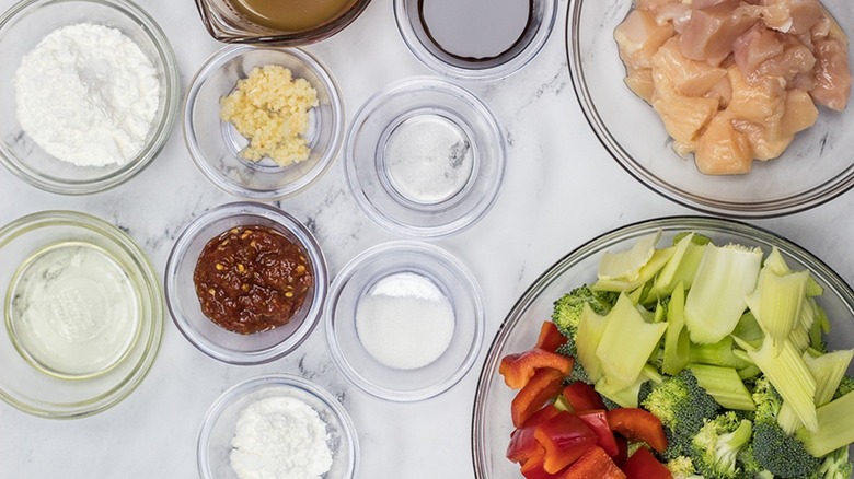 All of the ingredients to make takeout style Hunan chicken