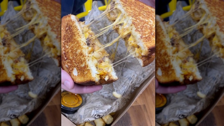 a grilled mac and cheese