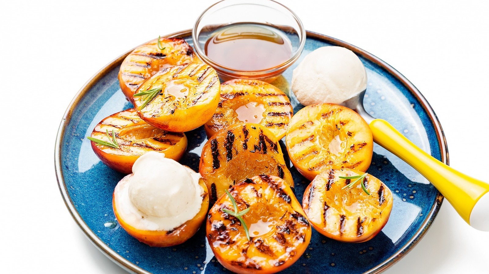 ice-cream-is-the-perfectly-cool-contrast-to-grilled-peaches