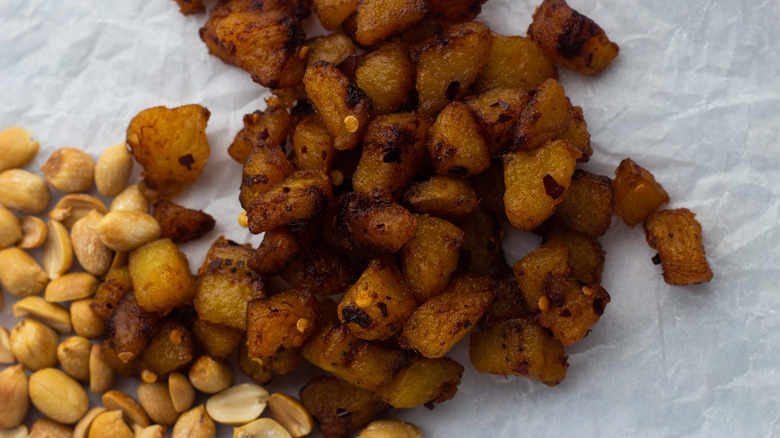 pile of fried plantains and peanuts