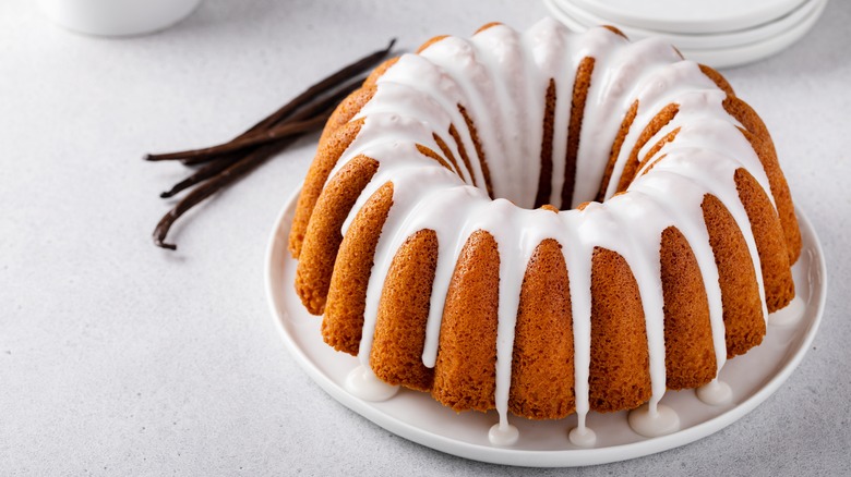 glazed vanilla bundt cake