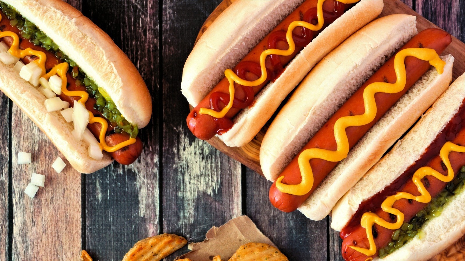 in-these-2-states-hot-dogs-are-legally-considered-sandwiches