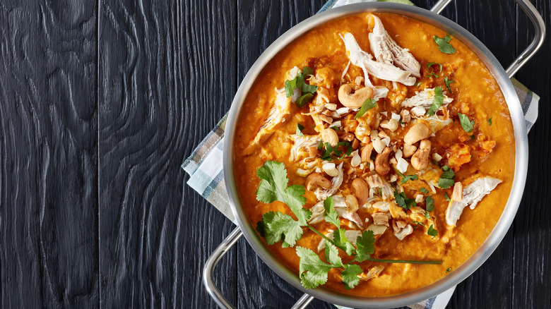 A pan of mulligatawny soup