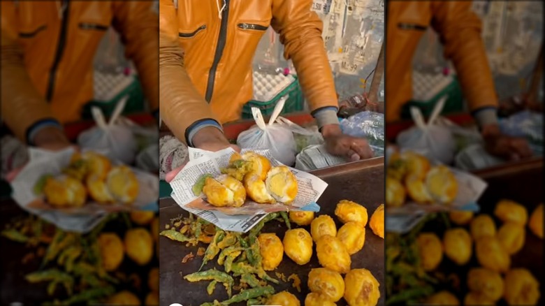 Egg pakora street vendor