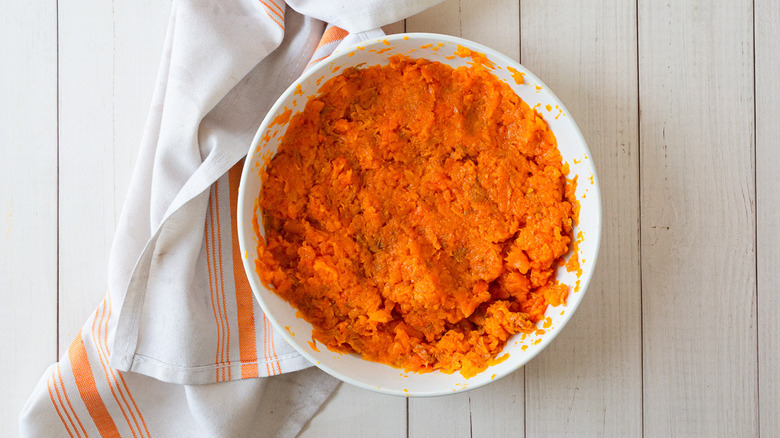 mashed carrots in bowl