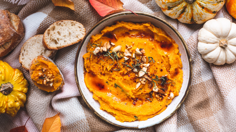 pumpkin hummus