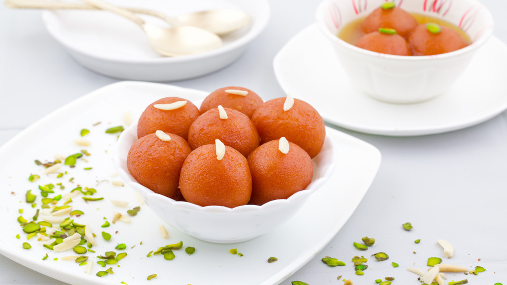 Gulab jamun dessert