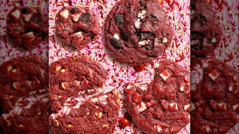 Insomnia Cookies valentine's day cookies