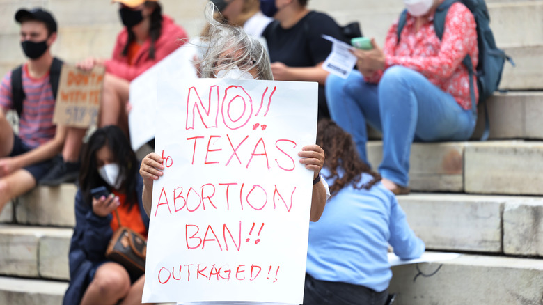 Woman protesting Texas abortion bill