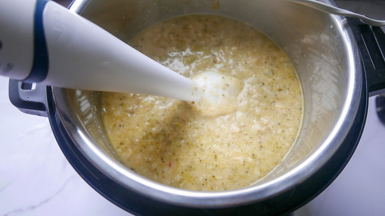 hand blending soup
