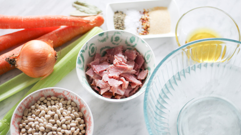 navy bean soup ingredients 