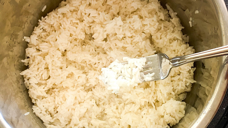 fluffing rice