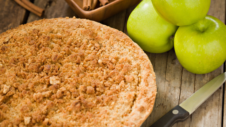 Dutch apple pie on table