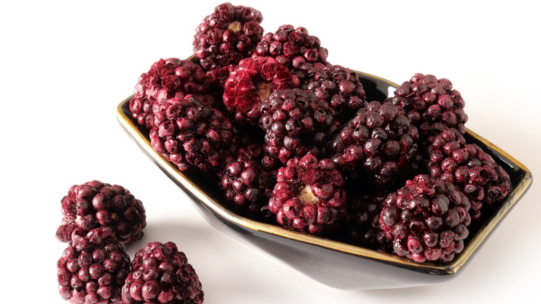 Freeze-dried whole blackberries