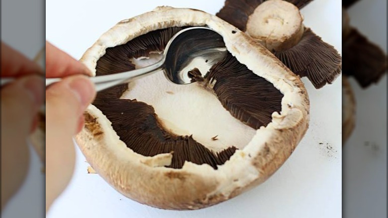 Removing mushroom gills