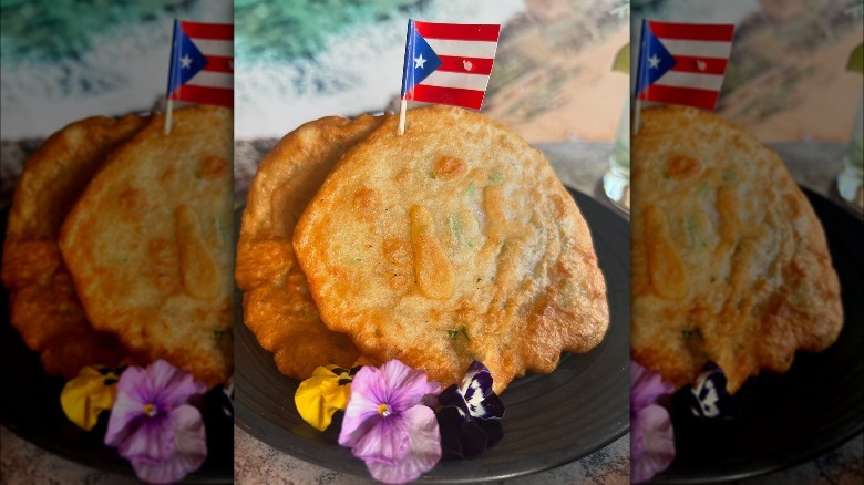 Fried appetizer with Puerto Rican flag