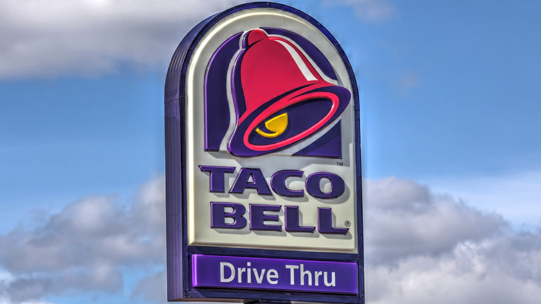 Taco Bell outdoor sign