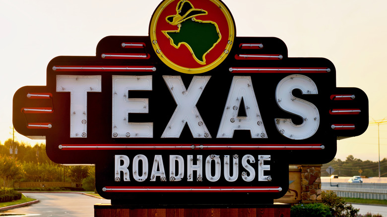 sign for Texas Roadhouse