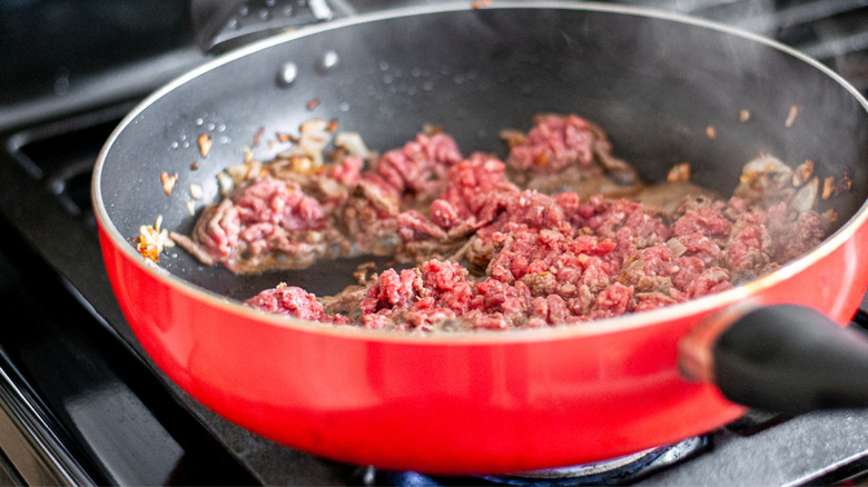 ground beef cooking