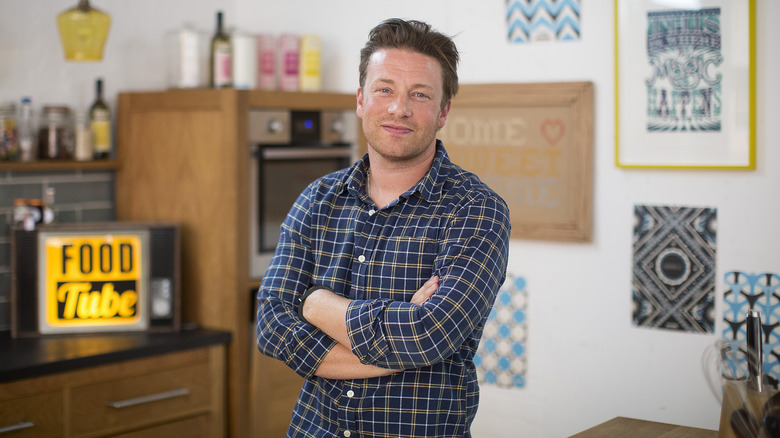 Jamie Oliver posing