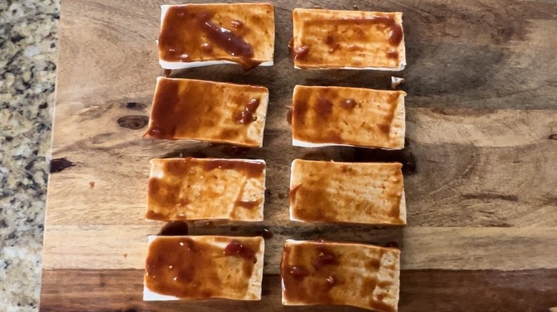 tofu slices with bbq sauce