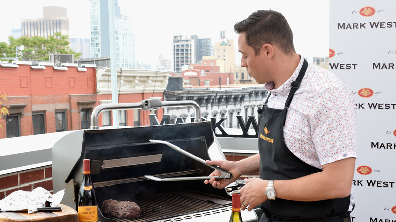 Jeff Mauro cooks for Father's Day