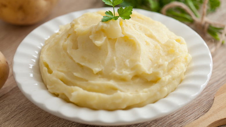 mashed potatoes on dish