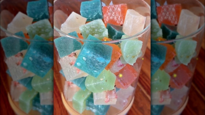 edible jello crystals