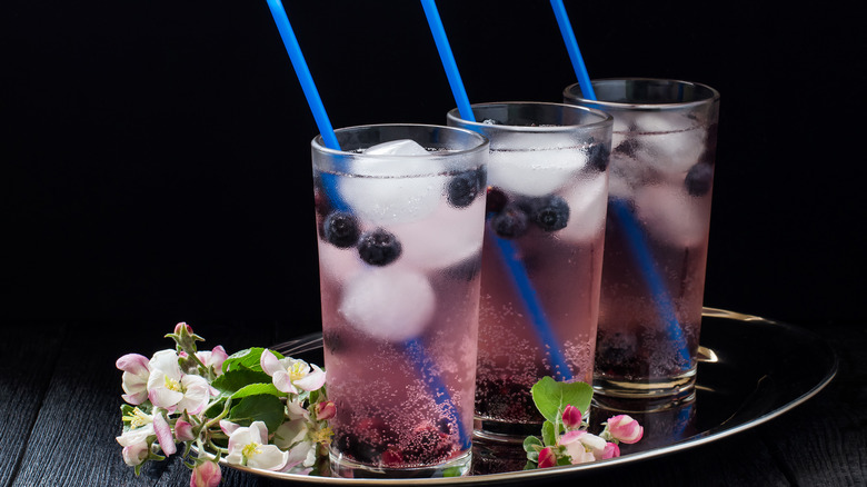 Blueberry juice with carbonated water