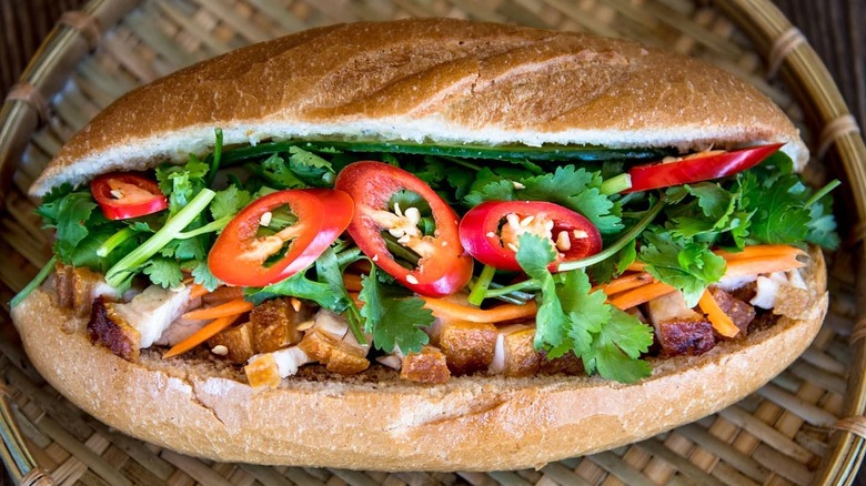 banh mi bunn mee