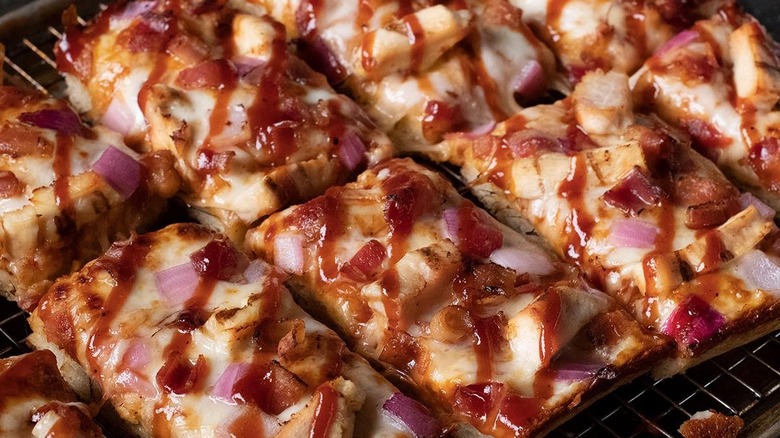 BBQ chicken pizza