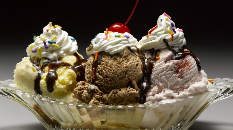 Ice cream sundae