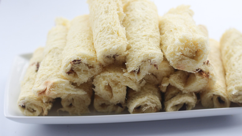 Joanna Gaines french toast crunch with a twist rolled bread