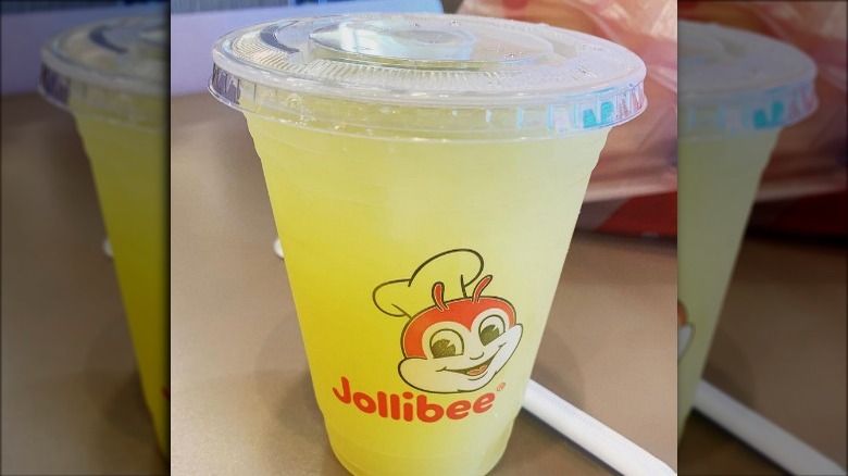 Jollibee Pineapple Quencher in a plastic cup