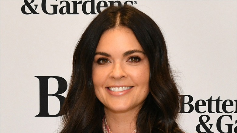 Katie Lee Biegel Celebrated 1 Million Instagram Followers In The   Intro 1675648610 