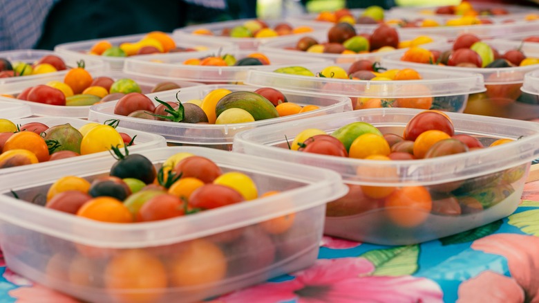 tomatoes in tupperware