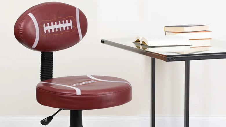 Football-patterned rolling desk chair