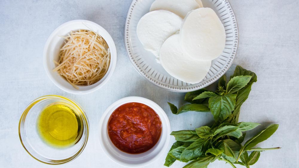 Ingredients for keto margherita pizza sauce and toppings