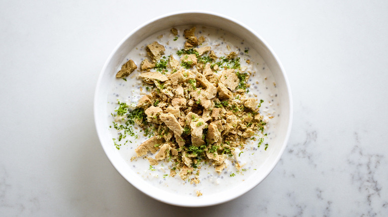 oats with crumbs and lime