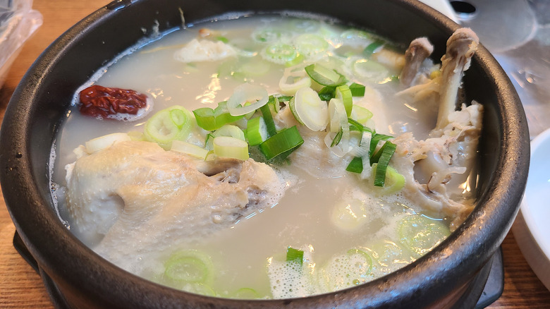 Samgyetang in black bowl