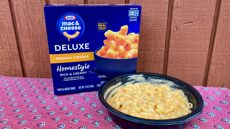 Mac and cheese tray and box