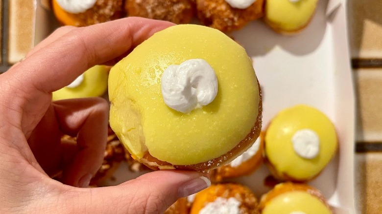 mini lemon kreme pie doughnut