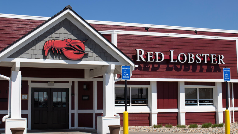 Front of Red Lobster restaurant