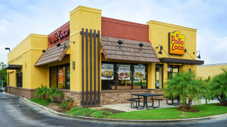 El Pollo Loco exterior, daytime