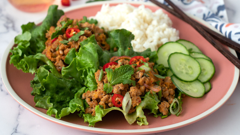 larb chicken lettuce wraps