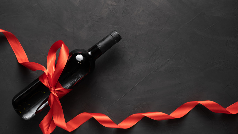 ribbon on wine bottle