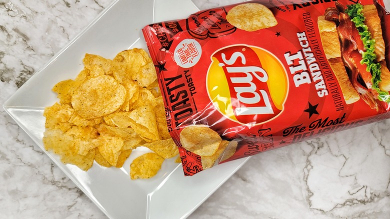 lay's BLT sandwich chips